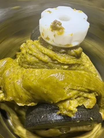 Pistachio Gelato Recipe Without a Machine: How We Make It in Rome