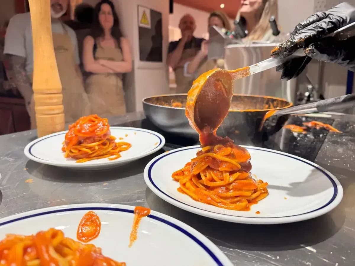 Clase de carbonara en Roma: cacio e pepe, amatriciana y pasta fresca - foto 3 de 4
