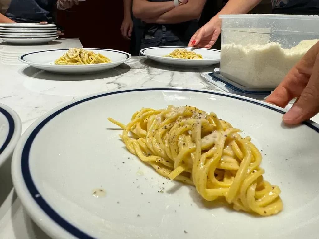 Clase de carbonara en Roma: cacio e pepe, amatriciana y pasta fresca - foto 4 de 4